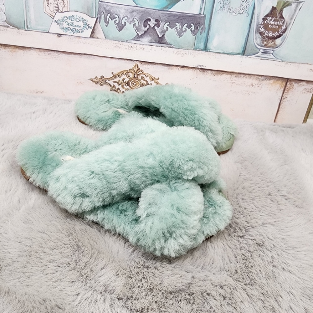 Aspen Girls shearling sandals